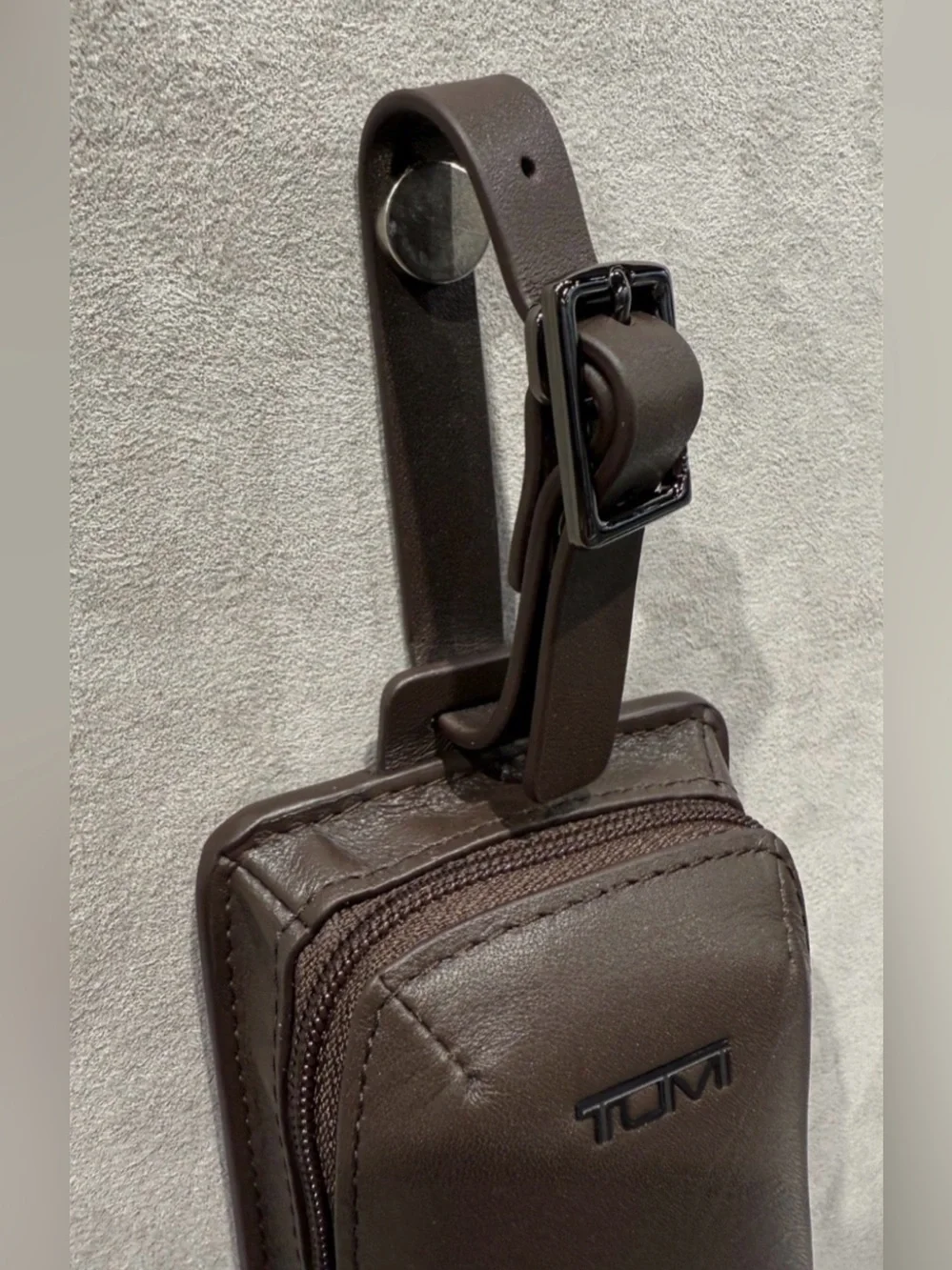 NEW Tumi Smooth Leather Monogram Luggage Tag Zippered Pouch Buckle - DARK BROWN